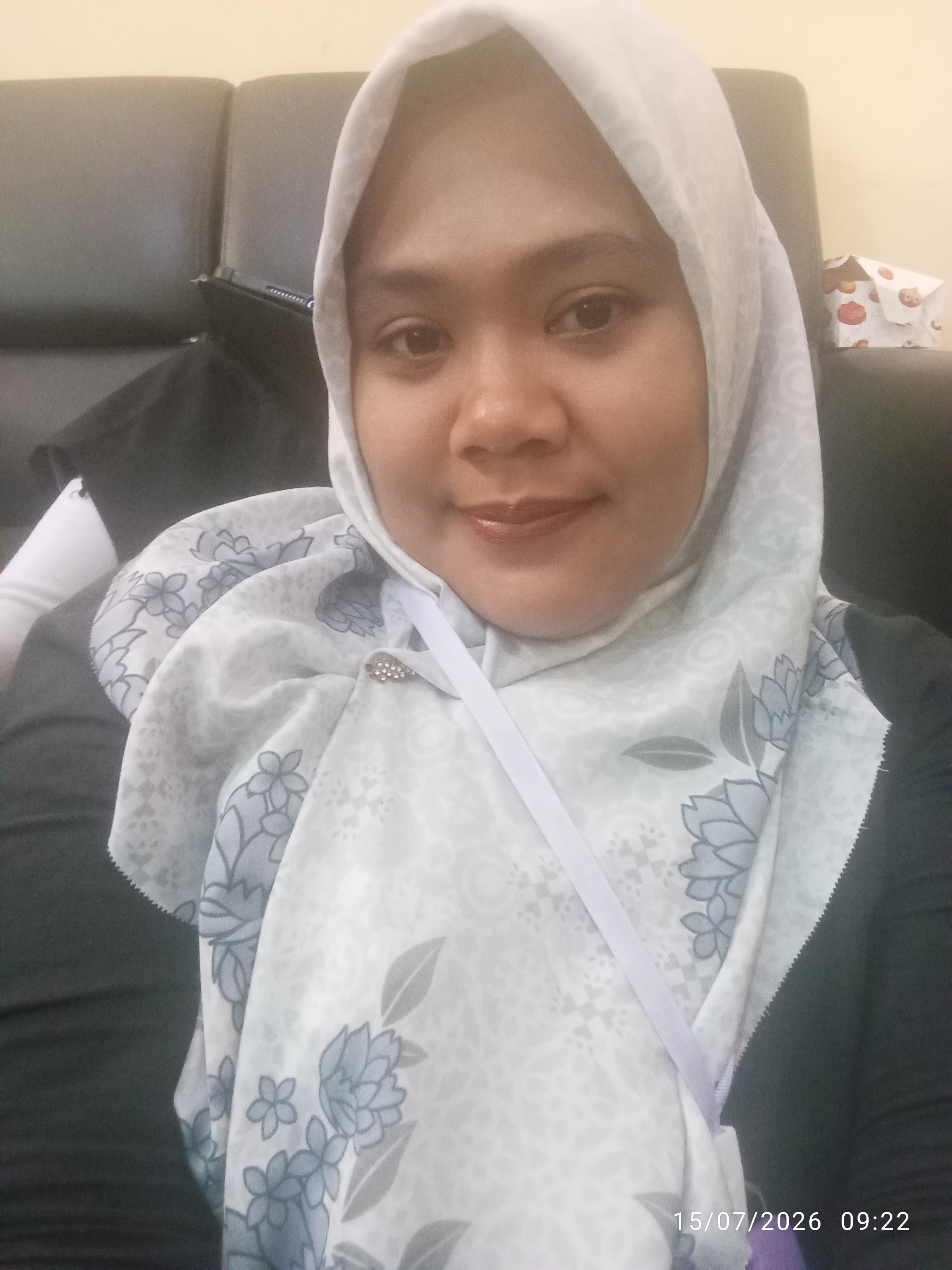 Dwi Hanum Sari, S. Mat