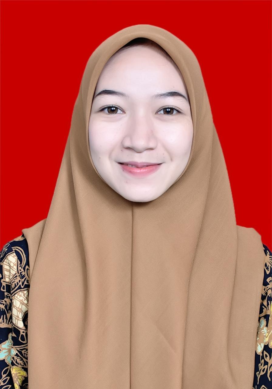 Desi Amalia, SH