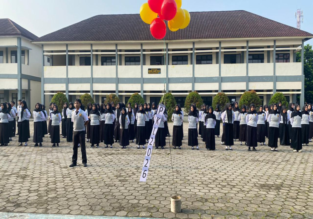 Gelar Upacara Pelepasan Praktik Kerja Lapangan (PKL) untuk Murid Kelas XI